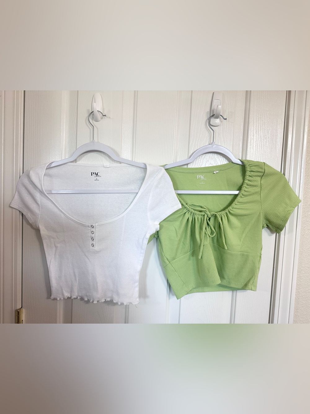 PacSun Ribbed Scoop Crop Tops (2) in White & Light Green